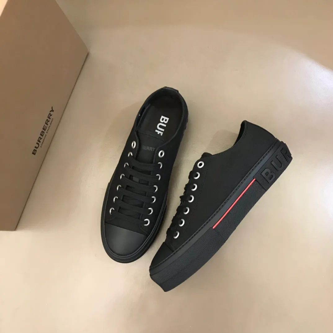 p400 "Burberr*" men's classic low-top sneakers, reinterpreted in Vintage check cotton material and decorated with a new brand logo. First-layer sheepskin lining, embossed Burberry logo on the heel, and original TPU outsole! Size: 38-44 No. 068